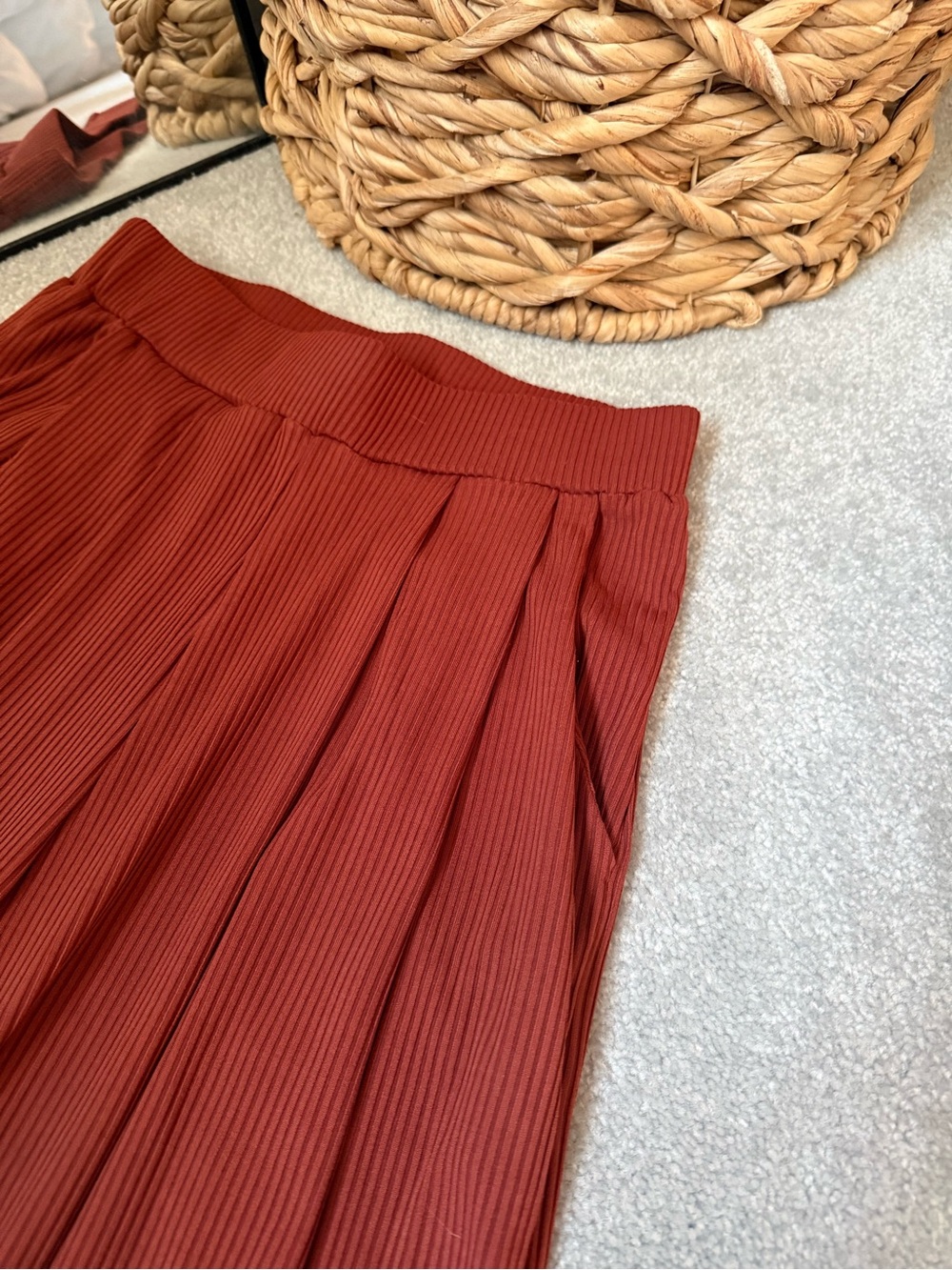 High-Rise Wide-Leg Ribbed Pants in Rust - Picture 3 of 3